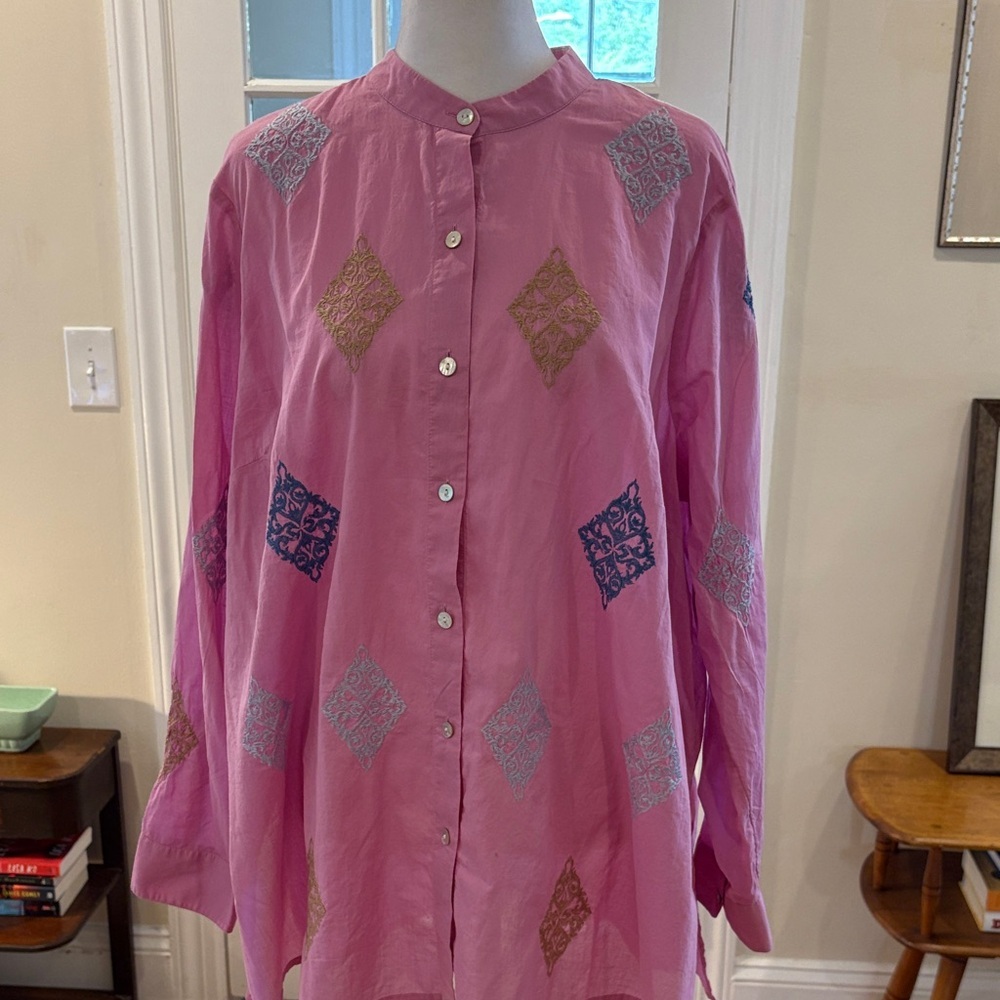 J. Jill Pink Cotton Button Down Tunic w/Embroidered Geometric Shapes. Size L.
